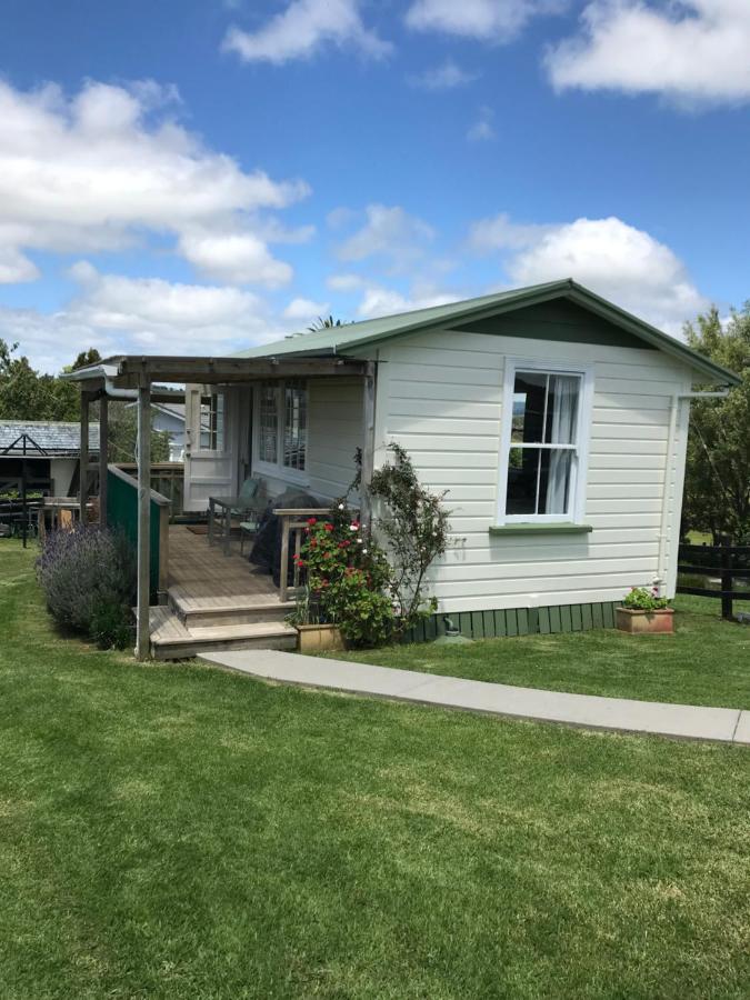 Tui Cottage Te Arai Екстериор снимка
